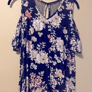 Short Sleeve Cold Shoulder top
